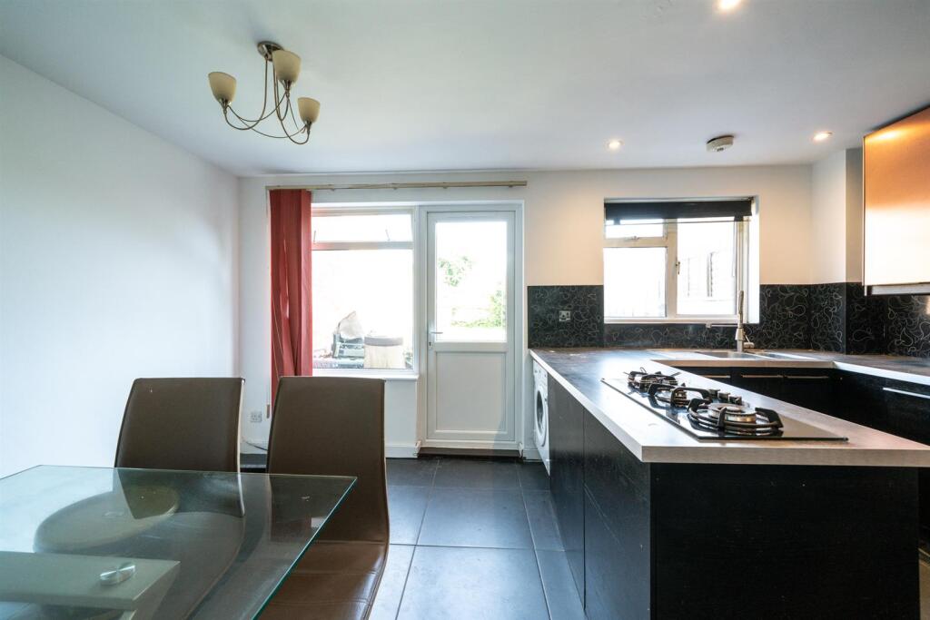 Additional image 5 of Hunt Close, St. Albans