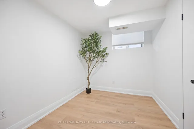 Additional image 27 of 34 Holley Ave