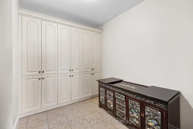 Additional image 5 of 442 Maple Ave Unit 905