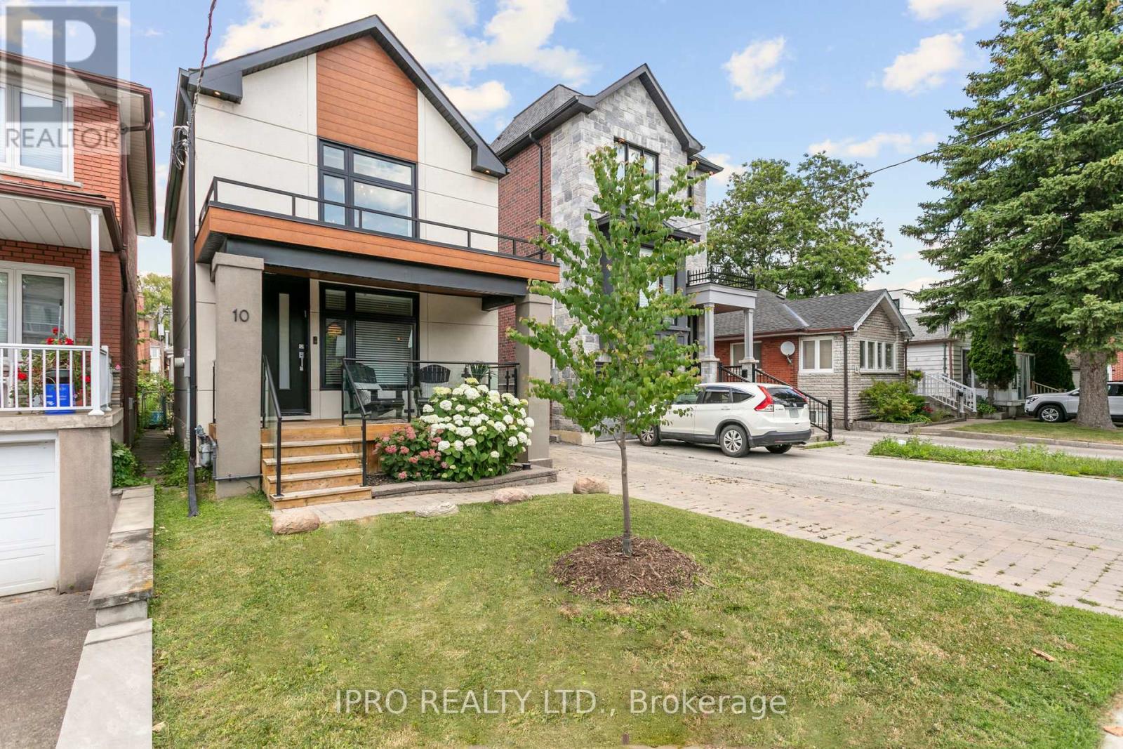 10 HOLLAND PARK AVENUE|Toronto (Oakwood Village), Ontario M6C1M1