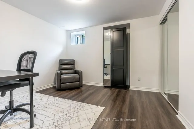 Additional image 26 of 1249 Duignan Cres