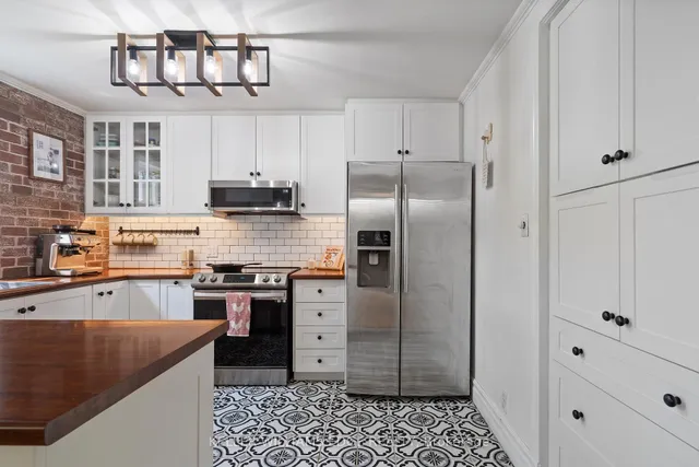 Additional image 19 of 376 OLD GUELPH Rd