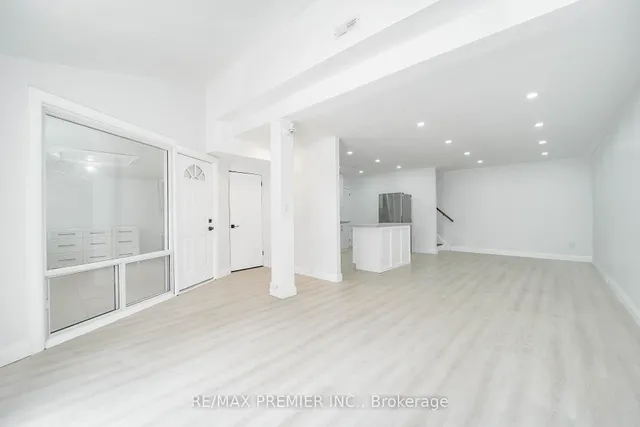 Additional image 12 of 2901 Jane St Unit Unit 106