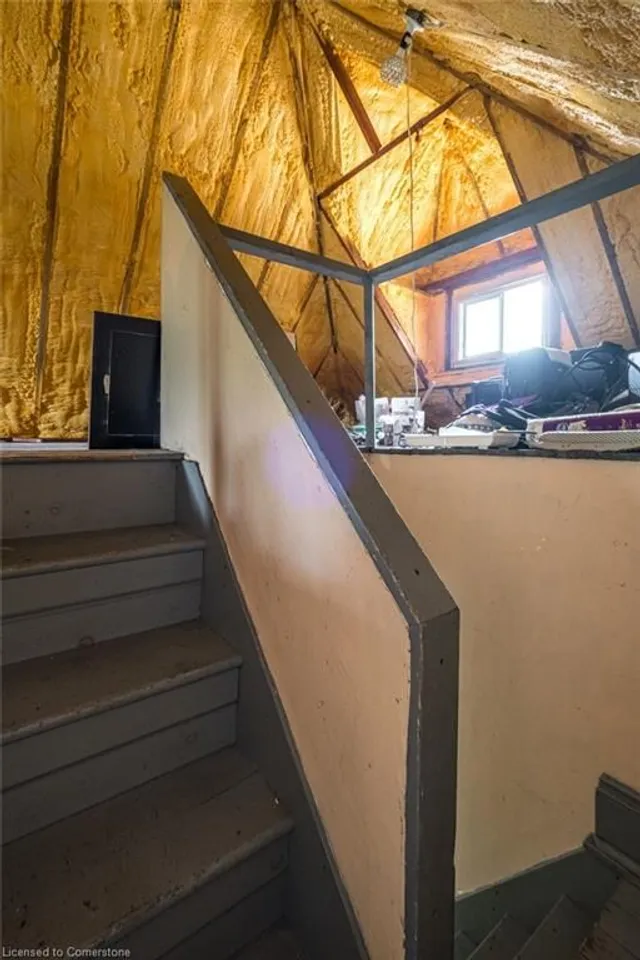 Additional image 31 of 39 Maplewood Ave