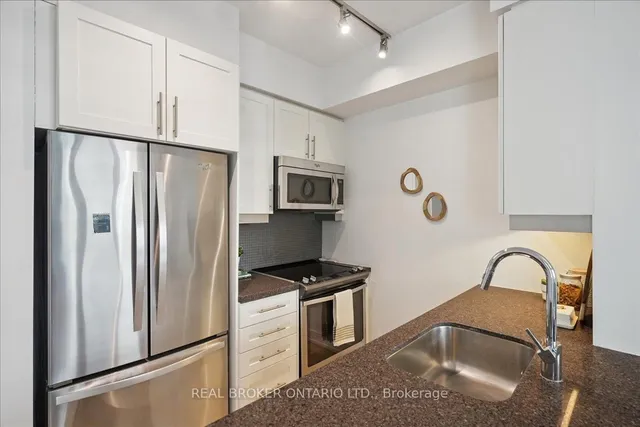 Additional image 10 of 525 Adelaide St Unit 215