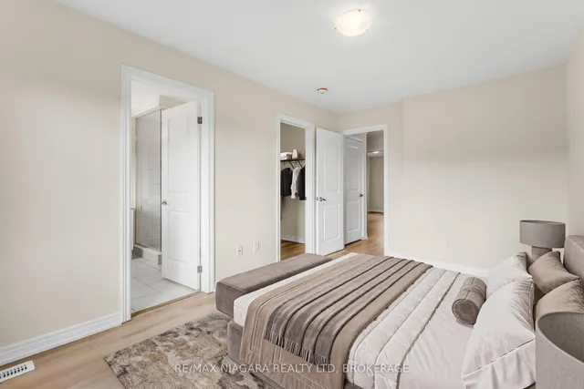 Additional image 20 of 6 Mia Dr