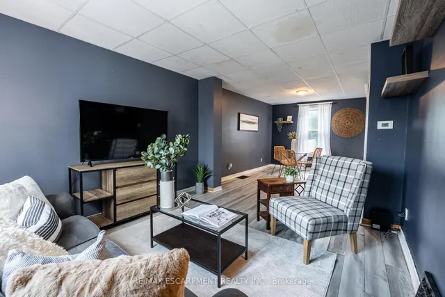 Additional image 3 of 52 CONNAUGHT Ave