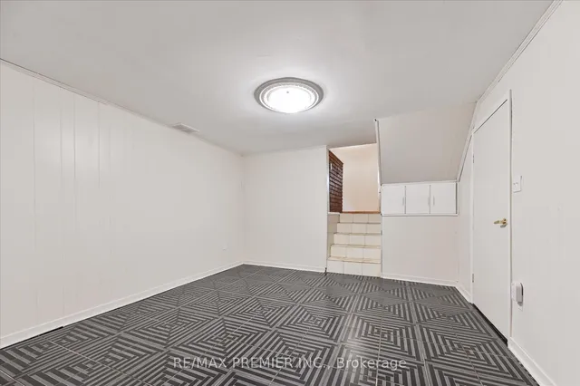 Additional image 38 of 44 Petunias Rd