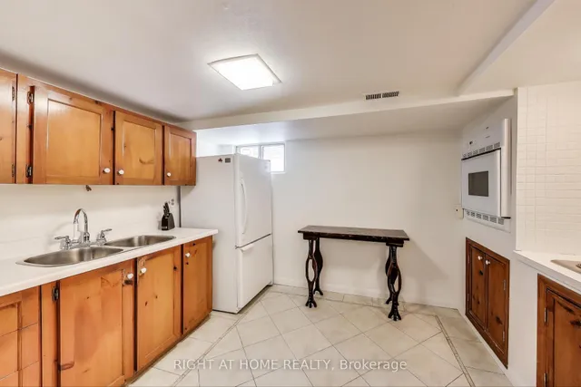 Additional image 17 of 2 sutherland Ave