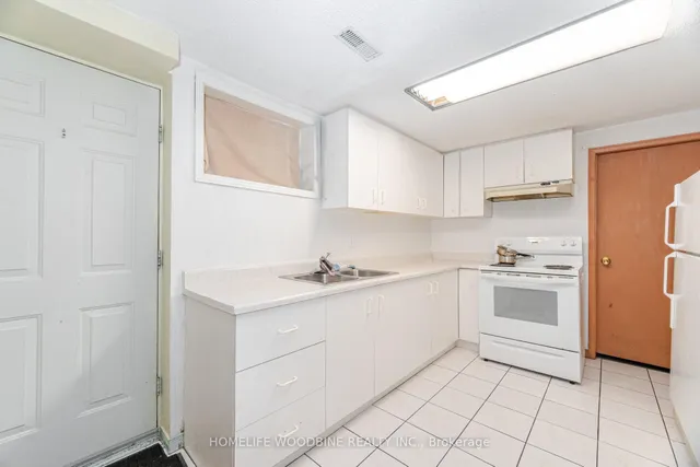 Additional image 42 of 32 Chopin Cres