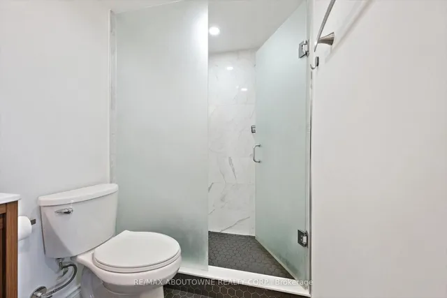 房产图片 19 - 多伦多南港街65号1002单元