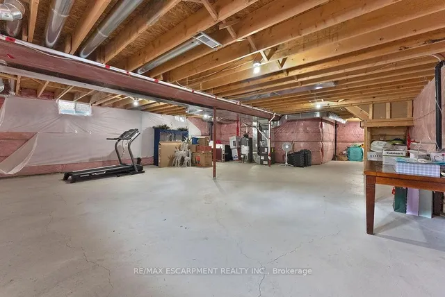 Additional image 38 of 67 Bellroyal Cres