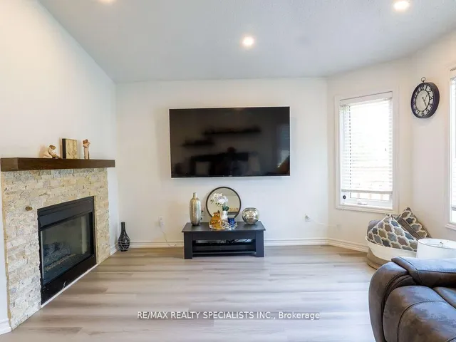Additional image 20 of 10 Banington Cres
