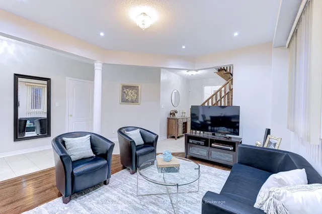 Additional image 7 of 8 Constance St