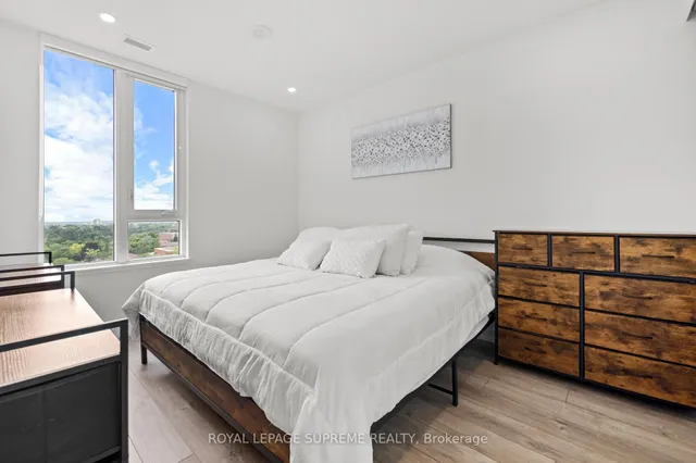 Additional image 19 of 3100 Keele St Unit 925