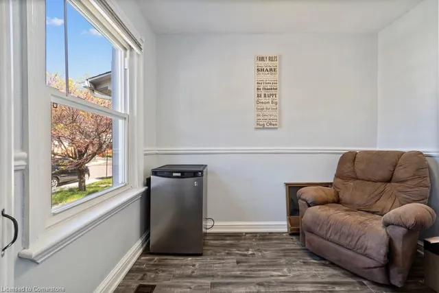 Additional image 12 of 30 Robins Ave