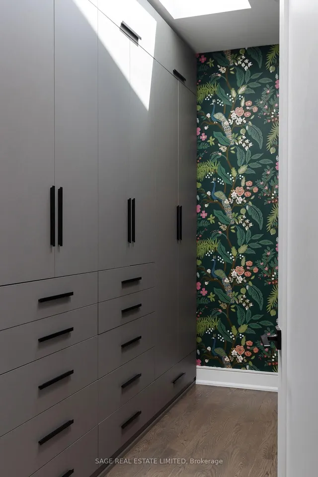 Additional image 32 of 24 Squires Ave