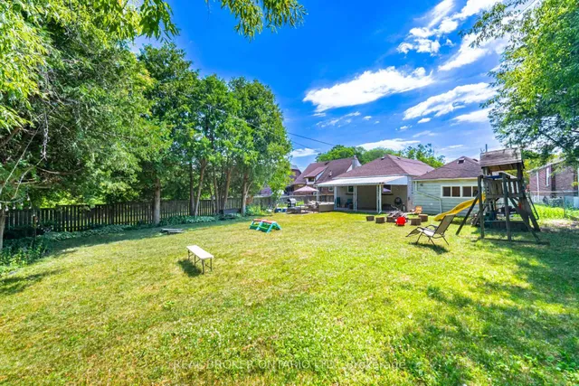 Additional image 38 of 18 Adanac Dr