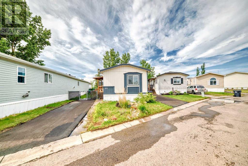 496, 1101 84 Street NE|Calgary, Alberta T2A7X2