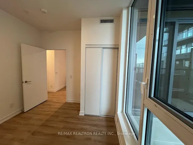 Additional image 23 of 500 Dupont St Unit 301