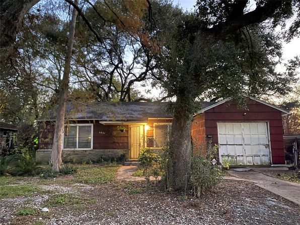 5774 Belmark St, Houston, TX 77033