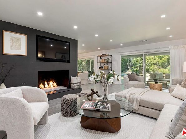 6101 Mary Ellen Ave, Van Nuys, CA 91401