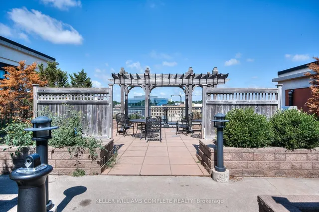 Additional image 23 of 410 King St Unit 108