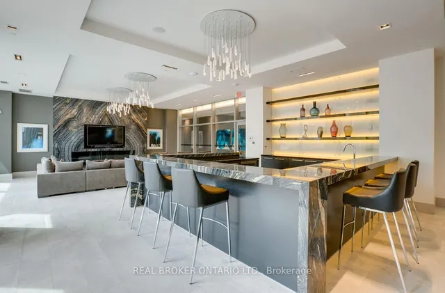 Additional image 28 of 525 Adelaide St Unit 215