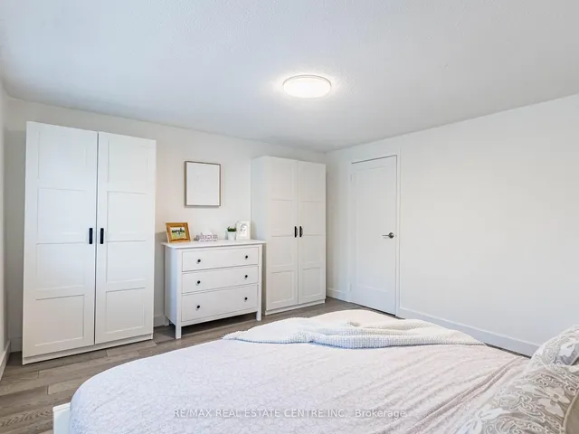 Additional image 37 of 52 Mozart Cres