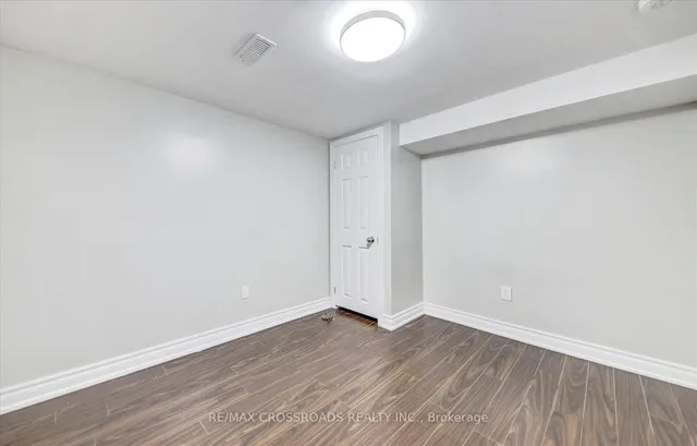 Additional image 32 of 31 Benlight Cres