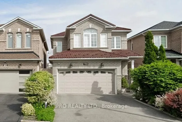 792 Ledbury Cres