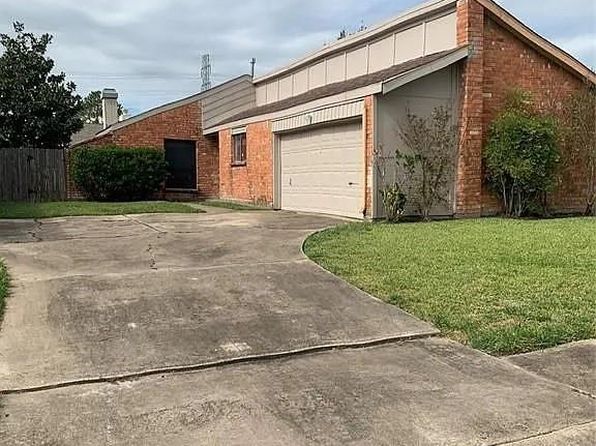 6826 Songbrook Dr, Houston, TX 77083