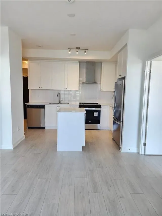 Additional image 6 of 55 Duke St Unit 1001