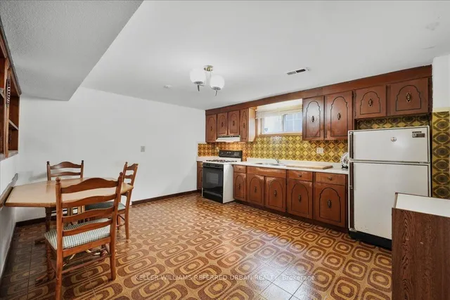 Additional image 26 of 25 Farrell Ave