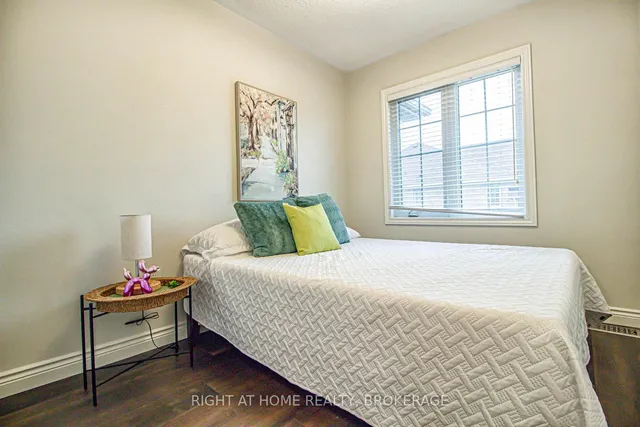 房产图片 13 - 1358 Granrock Cres