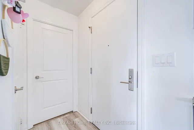 房产图片 4 - 2015 Sheppard Ave 单元904