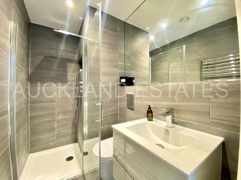 Additional image 14 of Swan Lodge, Brookmans Park