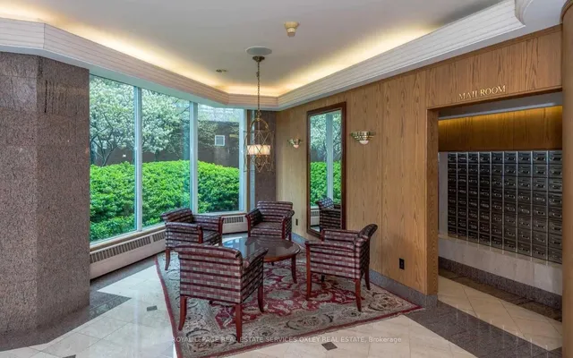 Additional image 19 of 942 Yonge St Unit 806