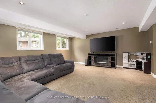 Additional image 38 of 42 Pearwood Crt