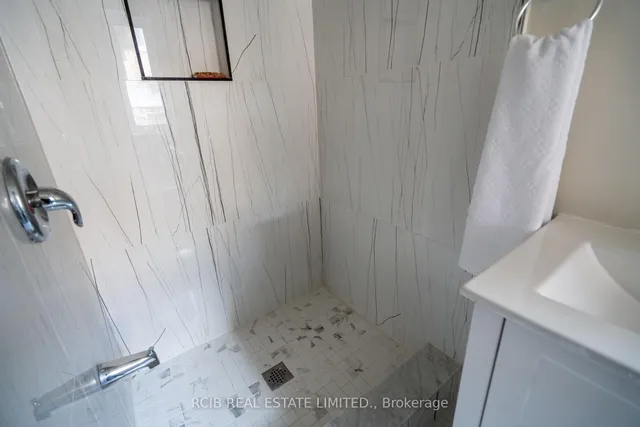 Additional image 24 of 33 Sprucewood Rd