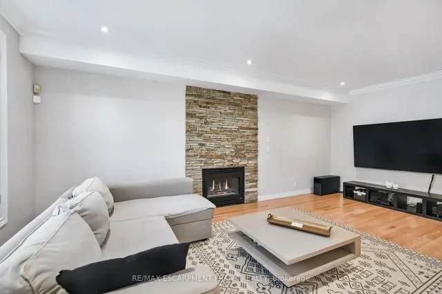 Additional image 21 of 205 Portage Lane