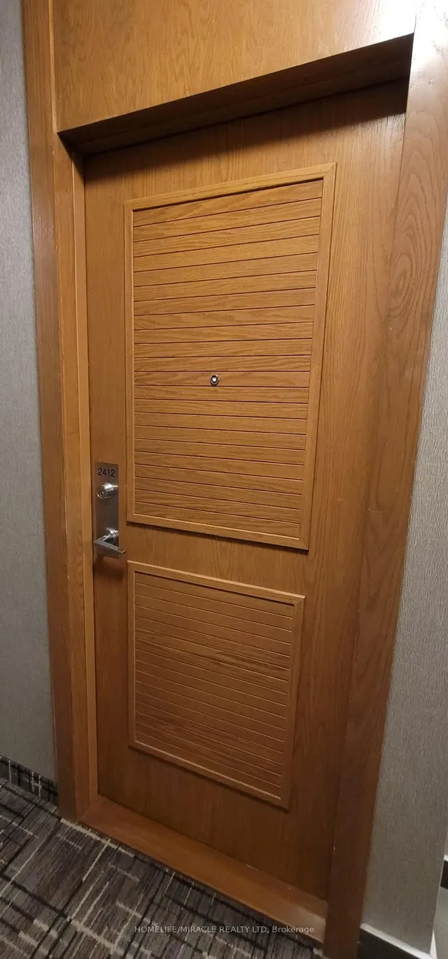 Additional image 8 of 219 Fort York Blvd Unit 2412