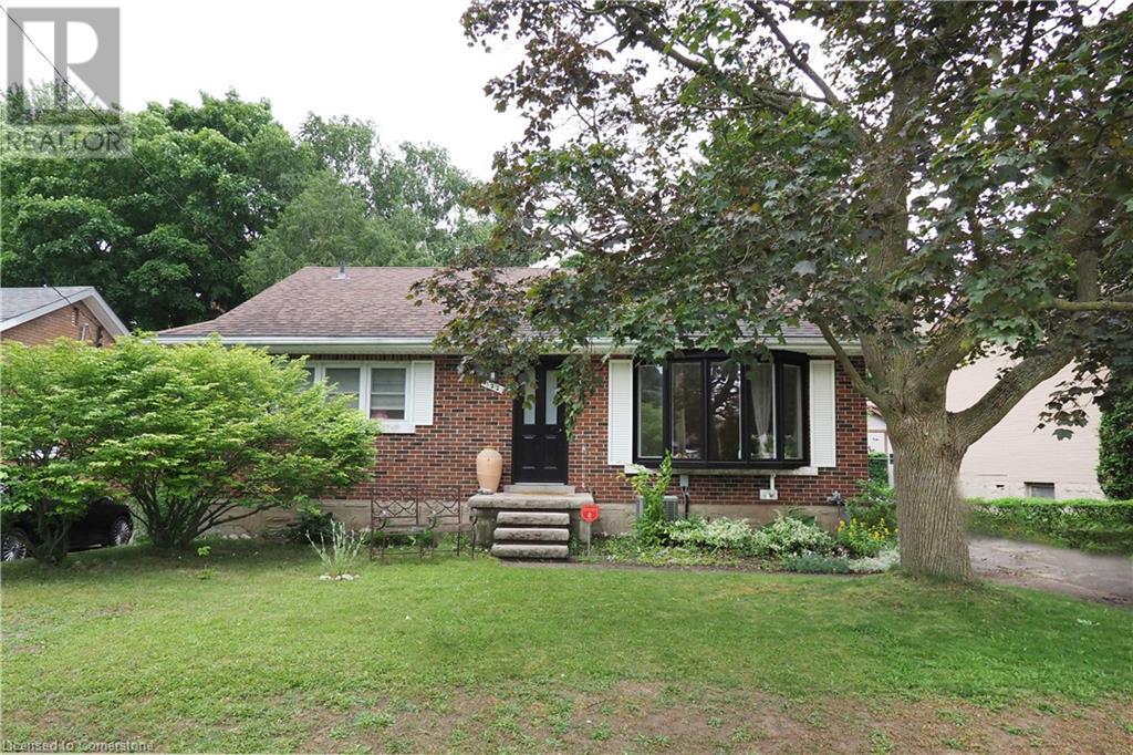 122 BOEHMER Street|Kitchener, Ontario N2H4N5