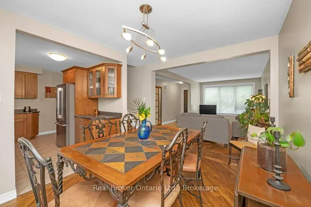 Additional image 8 of 2302 Malcolm Cres