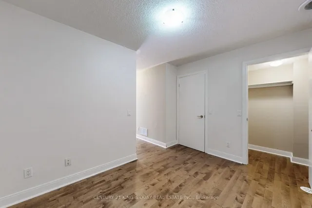 Additional image 23 of 315 Village Green Sq Unit 50