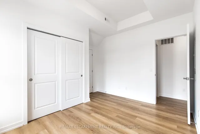 Additional image 16 of 249 Burke St