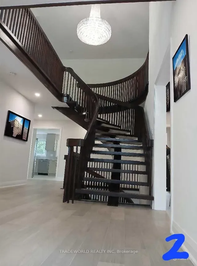 Additional image 19 of 49 Garnier Crt