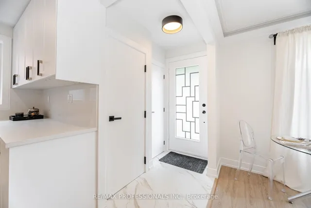 Additional image 6 of 4 Lloyd Manor Rd