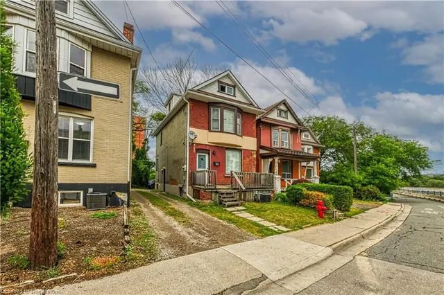 Additional image 5 of 738 King St