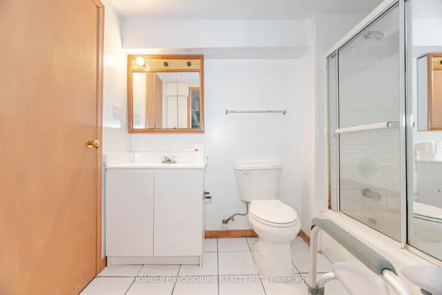 Additional image 46 of 32 Chopin Cres